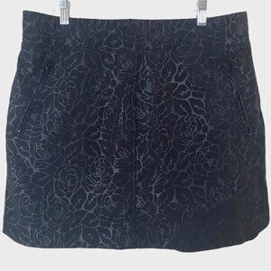 Orvis Embossed Pull-On Travel Skort Womens Medium Black Floral Print Comfort Fit